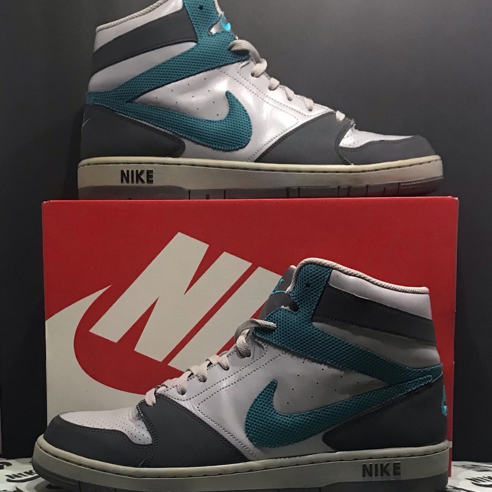 Nike Prestige IV High-Top Sneakers